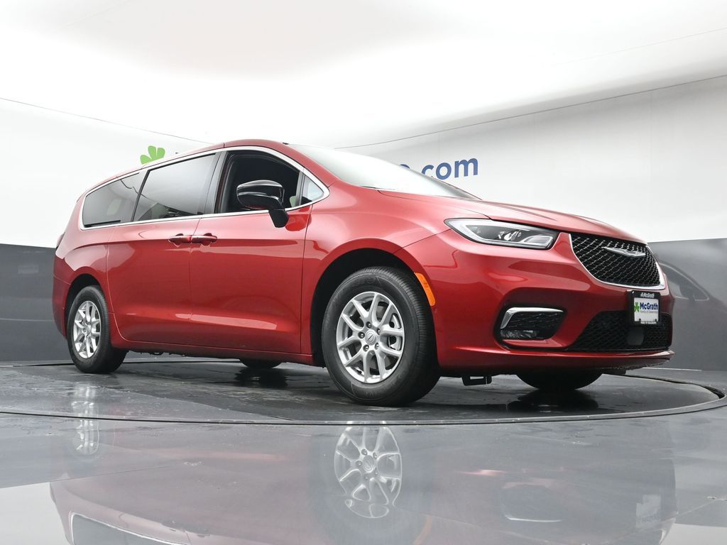 2026 Chrysler Pacifica photo 21