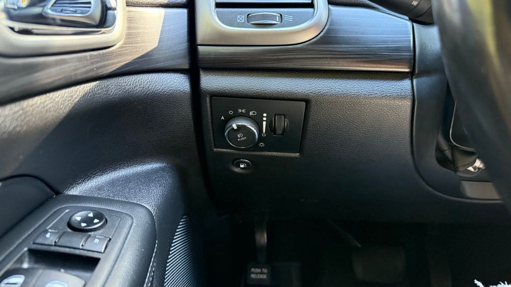 2020 Jeep Grand Cherokee Altitude photo 25