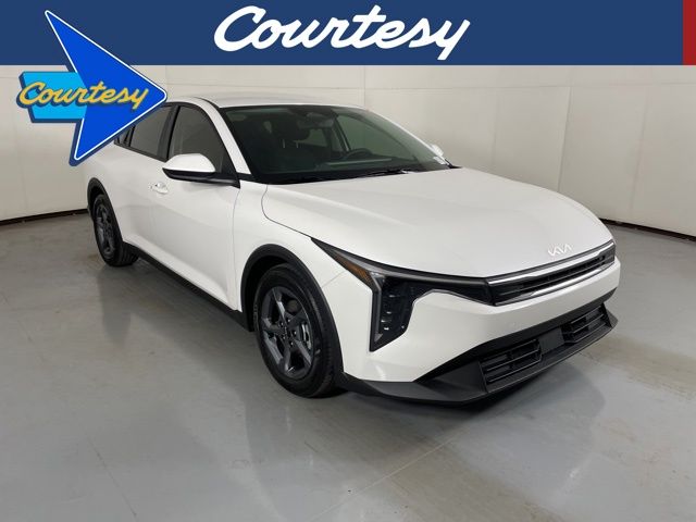 2025 Kia K4 LXS's photo