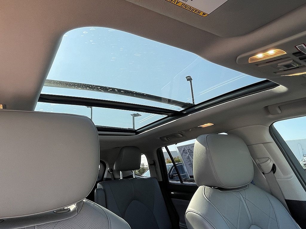 2021 Toyota Highlander Hybrid Platinum photo 29
