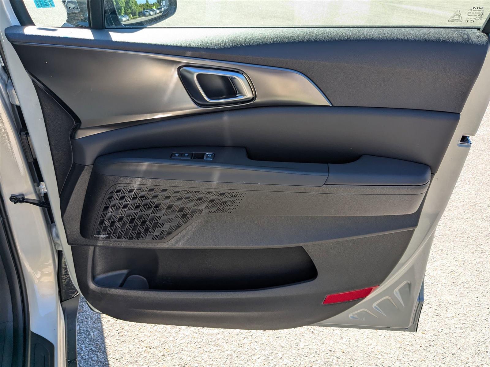 2025 Kia Carnival SX Prestige photo 34