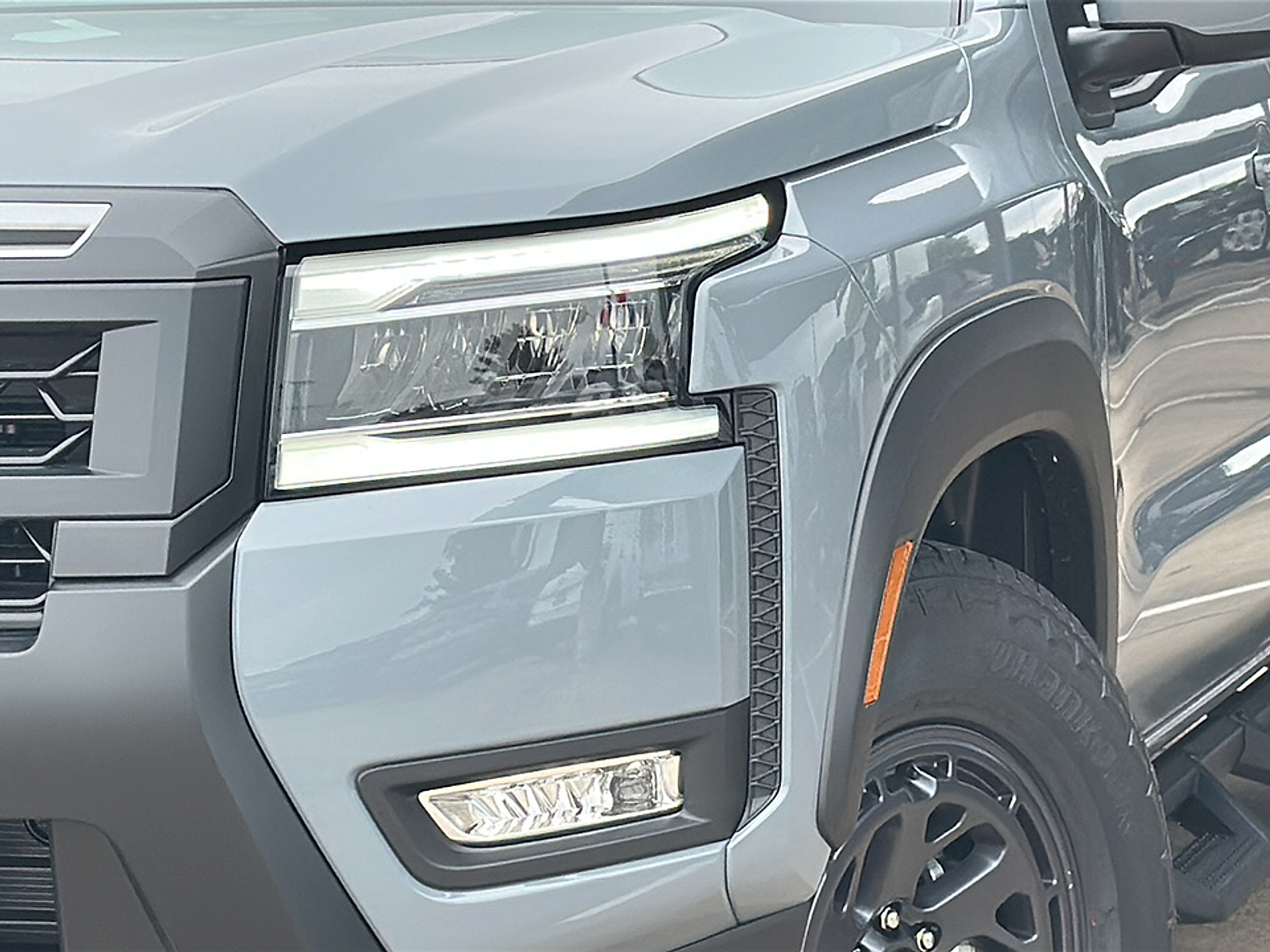 2025 Nissan Frontier PRO-X photo 3