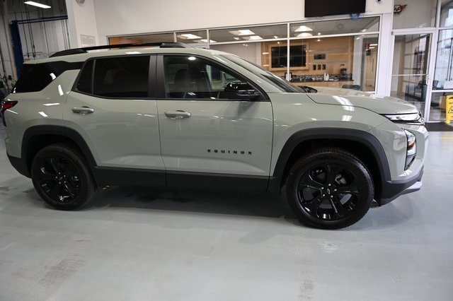 2026 Chevrolet Equinox photo 3