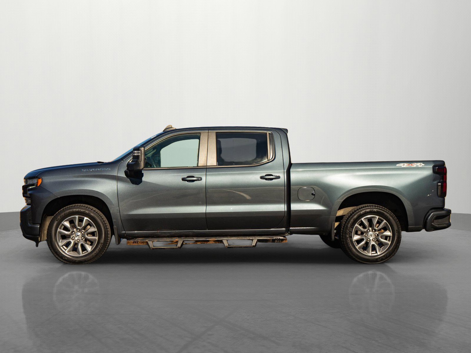 2021 Chevrolet Silverado 1500 RST photo 2