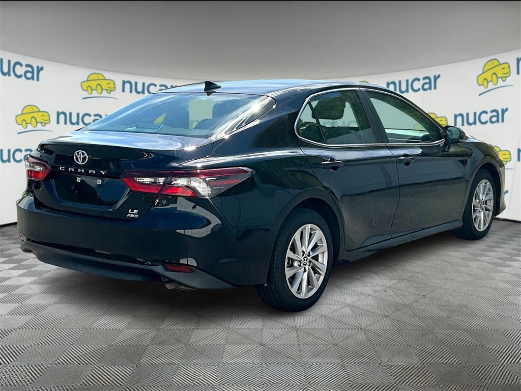 2023 Toyota Camry LE photo 3