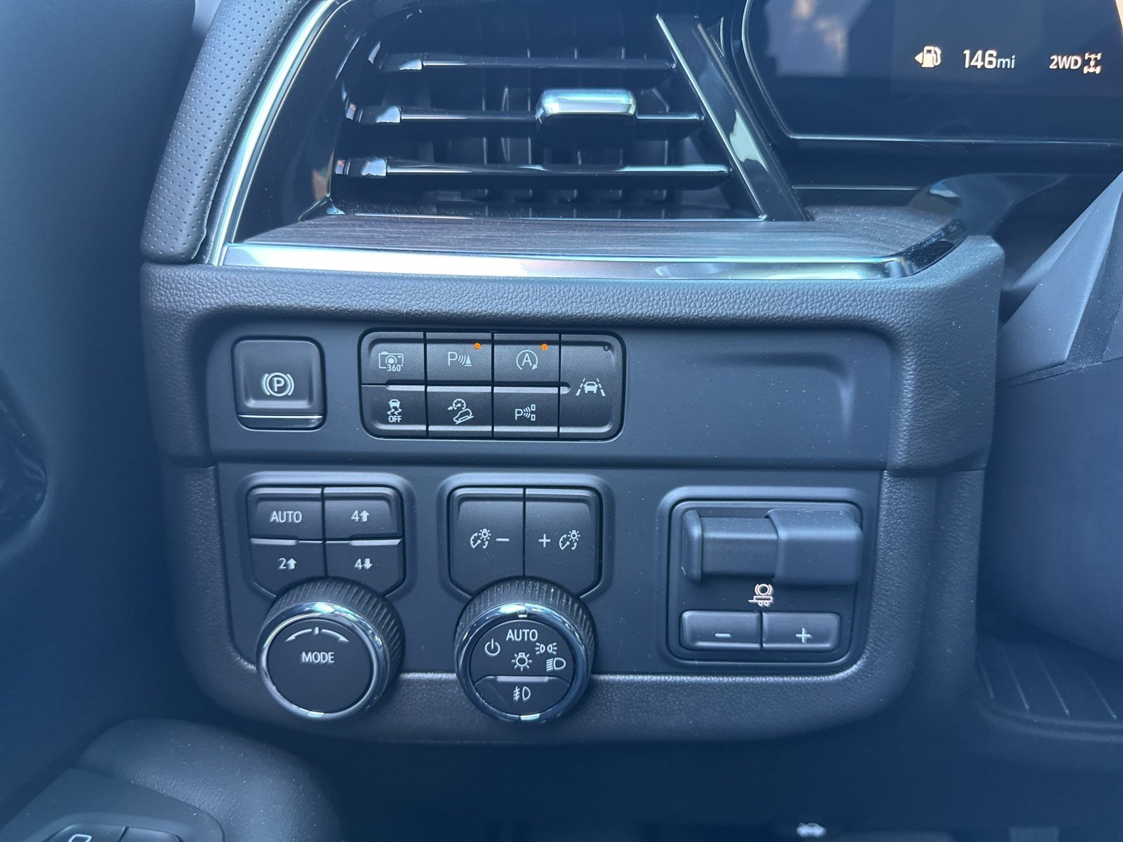 2025 Chevrolet Tahoe Premier photo 37