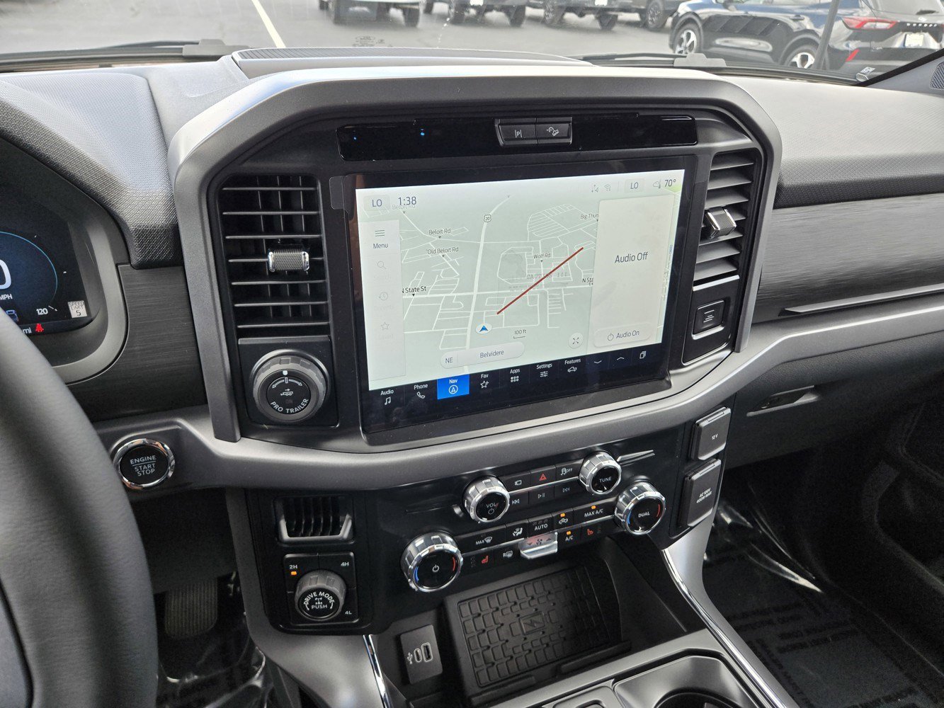 2025 Ford F-150 XLT photo 8