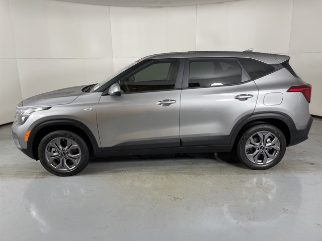 2024 Kia Seltos LX photo 5