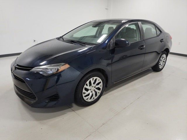 2017 Toyota Corolla LE photo 6