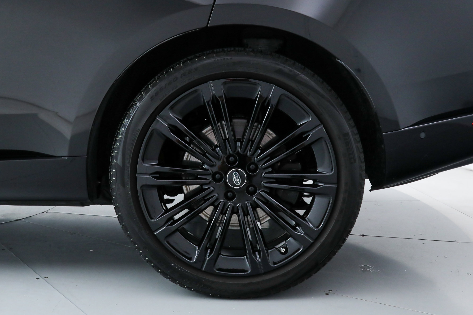 2024 Land Rover Range Rover SE photo 16