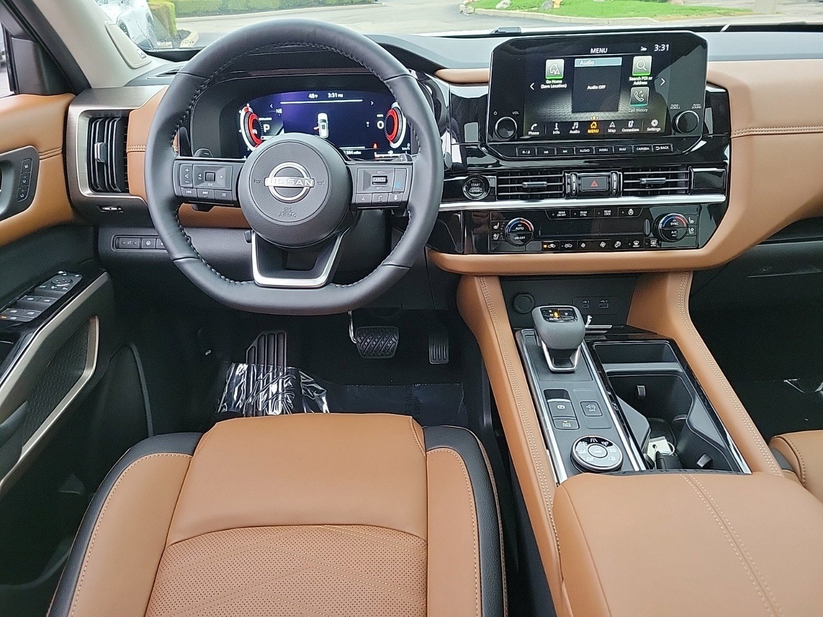 2025 Nissan Pathfinder Platinum photo 8