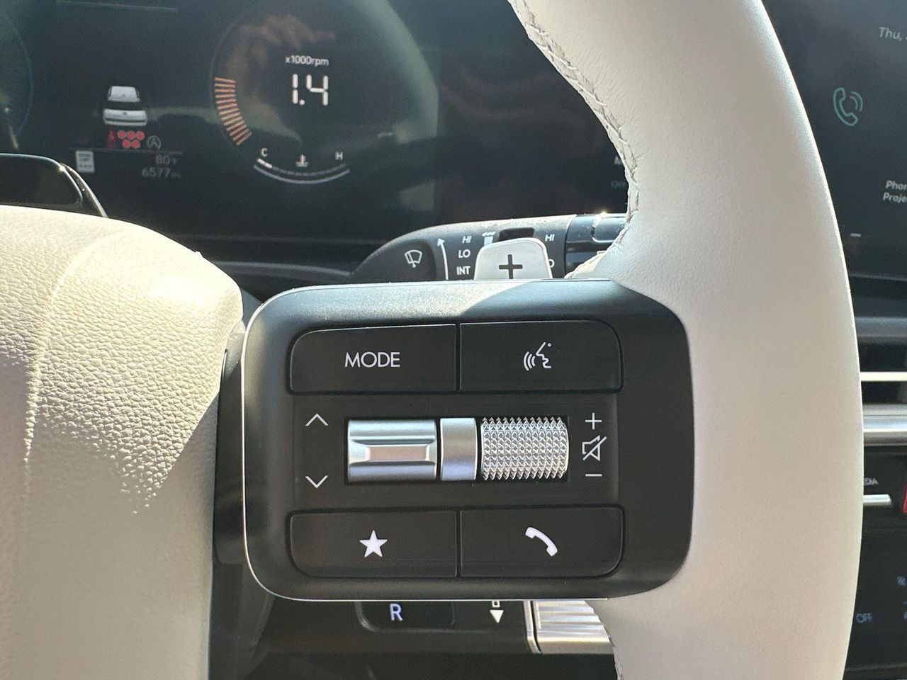 2025 Hyundai Santa Fe SEL photo 14