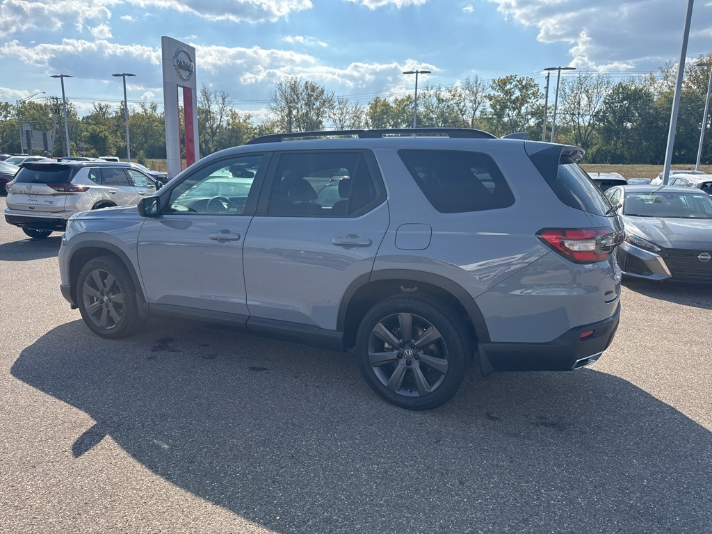 2023 Honda Pilot Sport photo 4