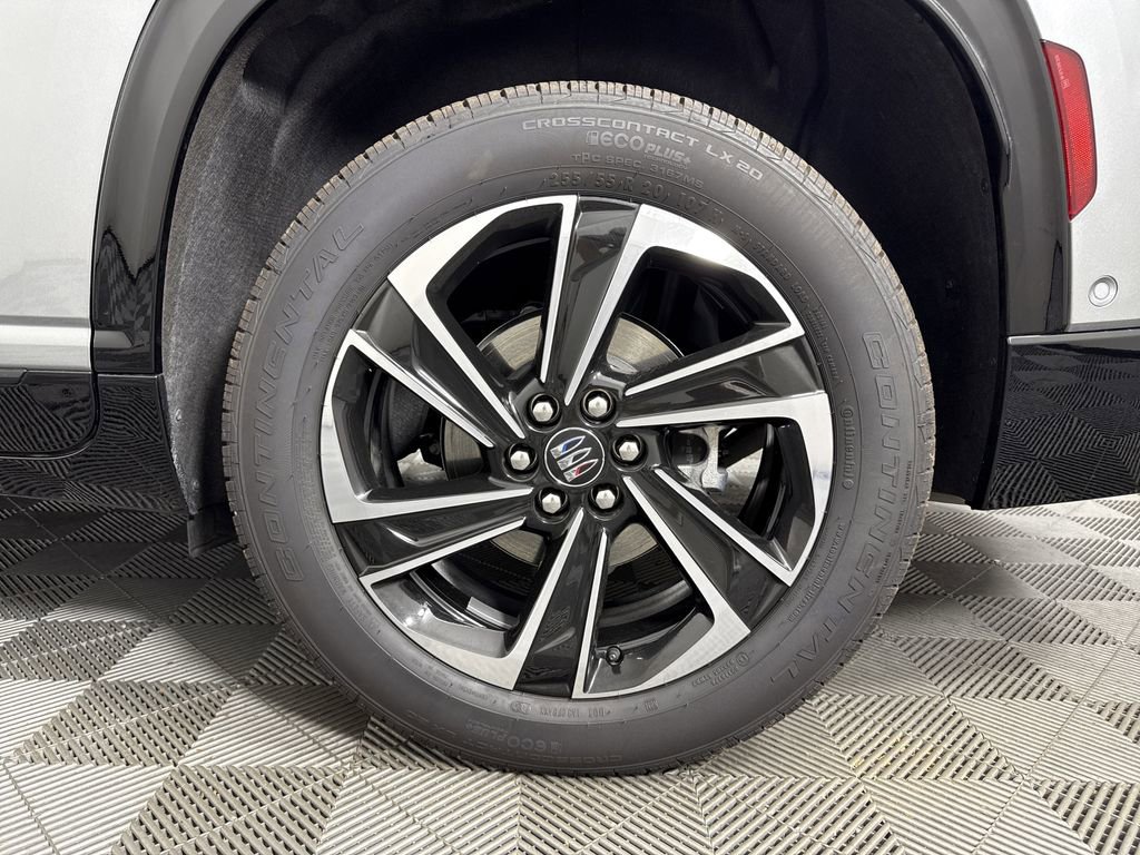 2025 Buick Enclave Sport Touring photo 18