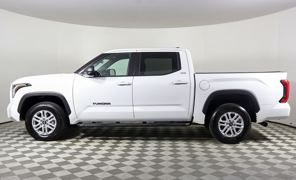 2025 Toyota Tundra SR5 photo 3