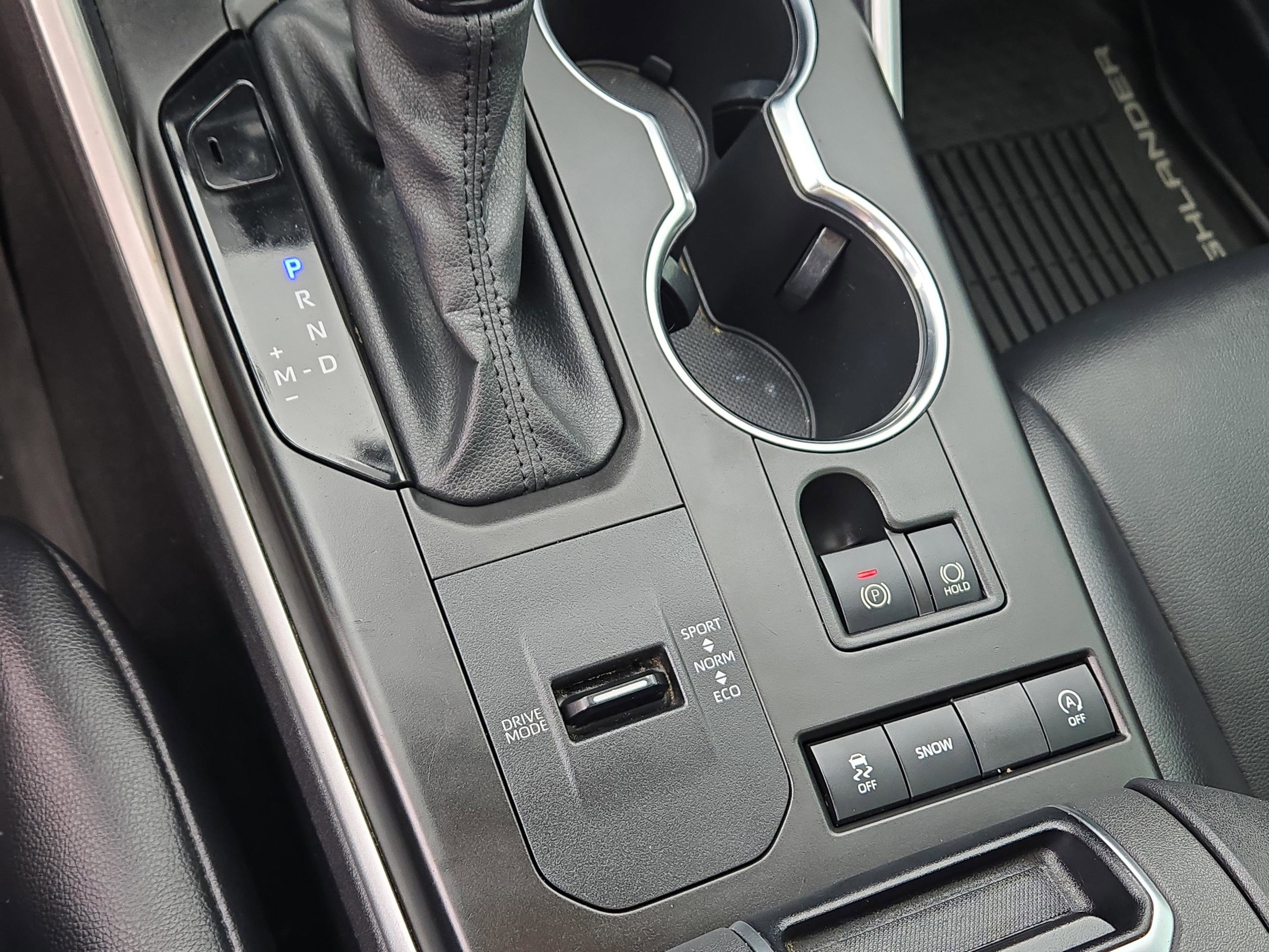 2021 Toyota Highlander XLE photo 27