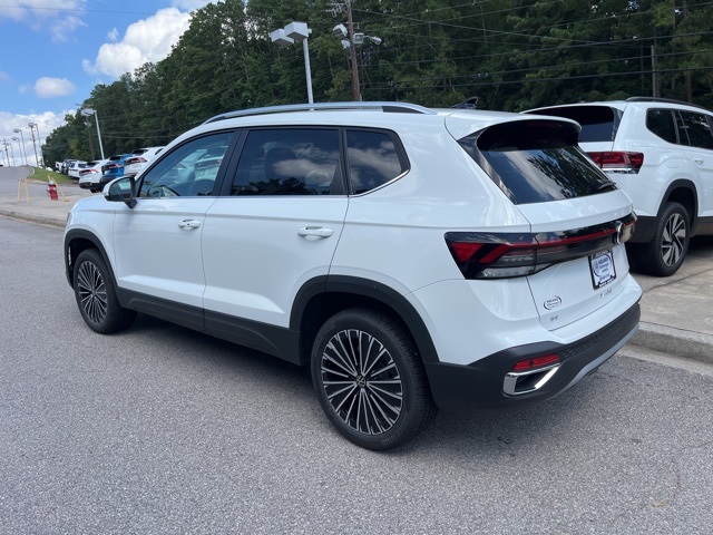 2025 Volkswagen Taos SE photo 4