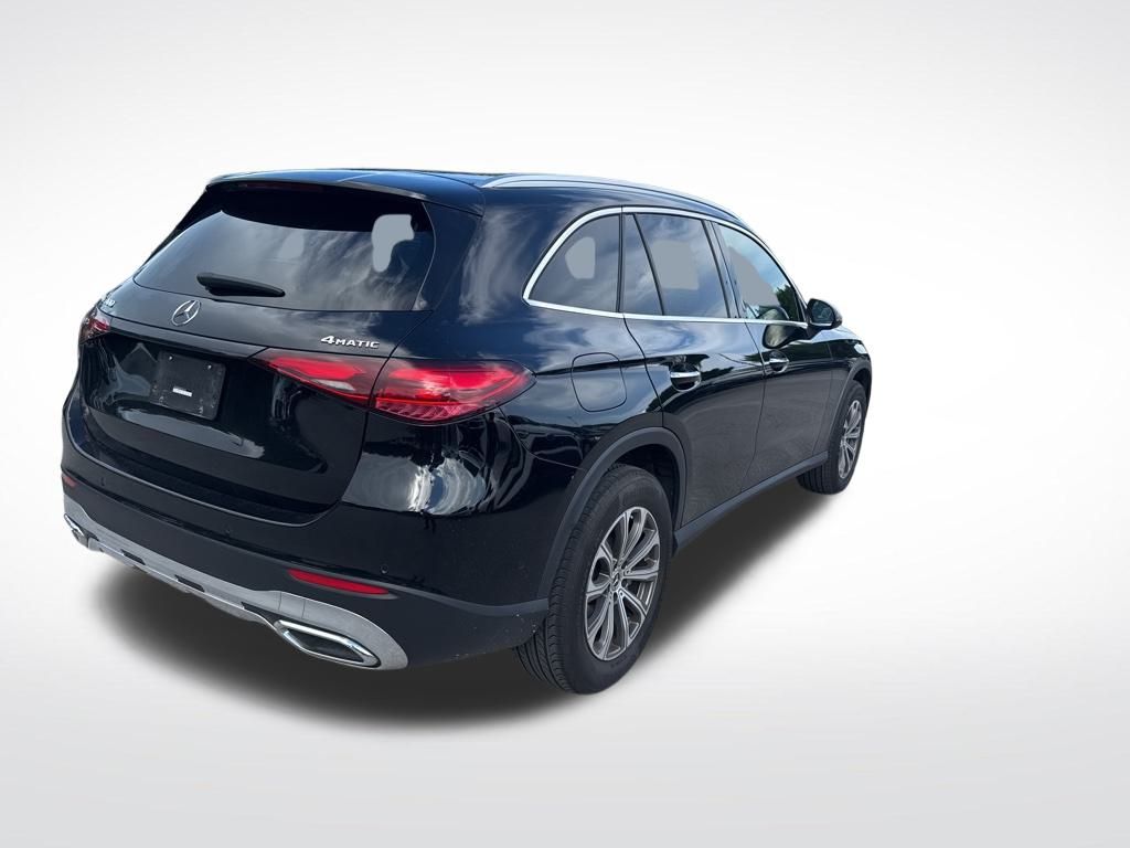 2024 Mercedes Benz GLC 300 4MATIC photo 5