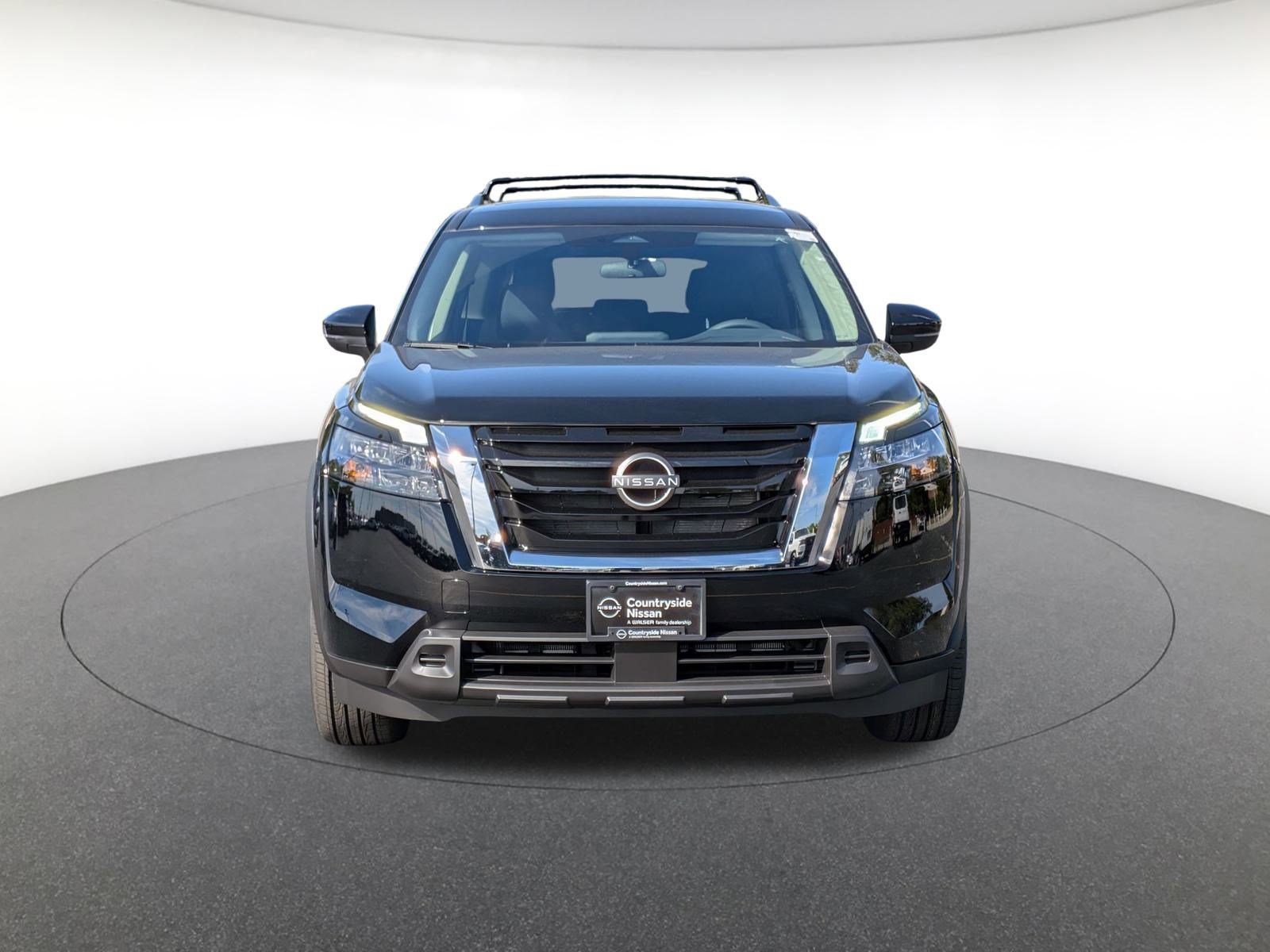 2025 Nissan Pathfinder SV photo 2