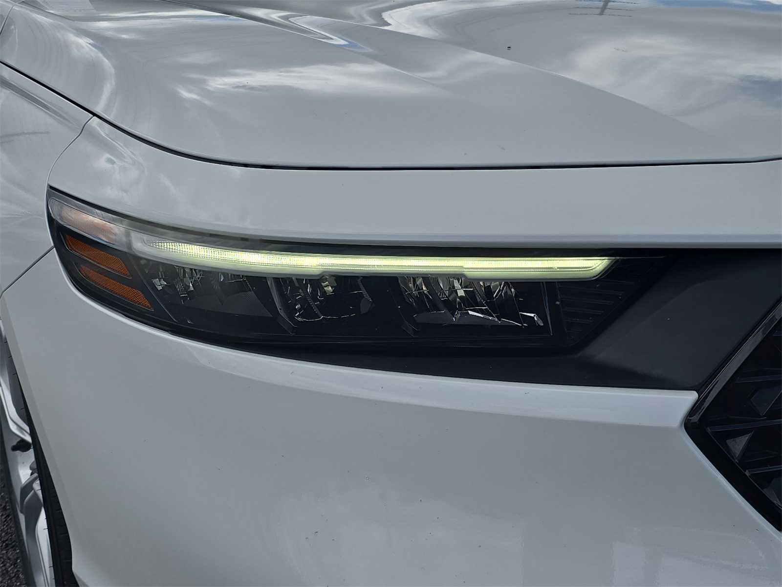 2023 Honda Accord LX photo 4