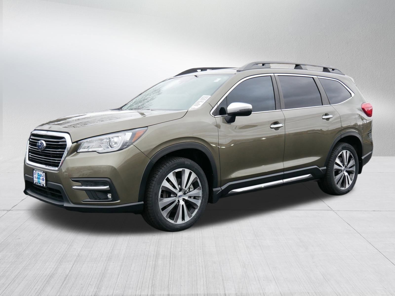 2022 Subaru Ascent Touring photo 3