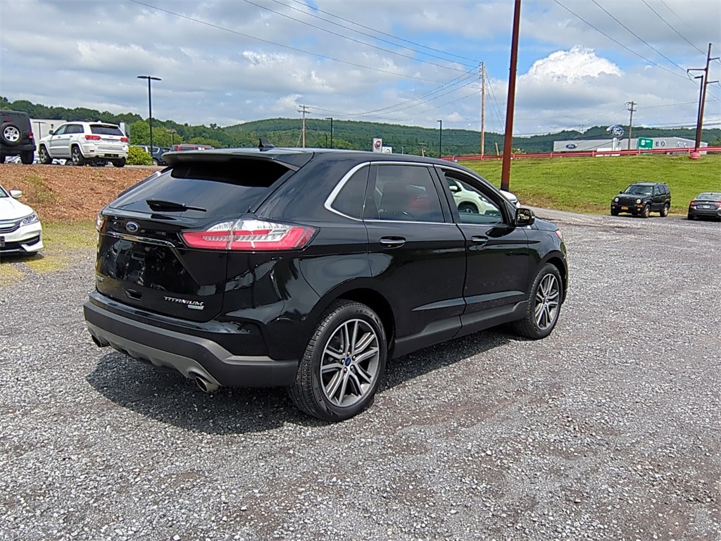 2020 Ford Edge Titanium photo 3