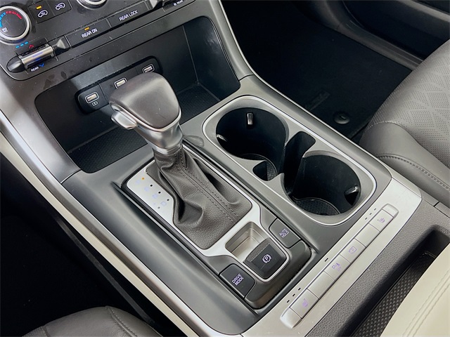 2024 Kia Carnival LX photo 19