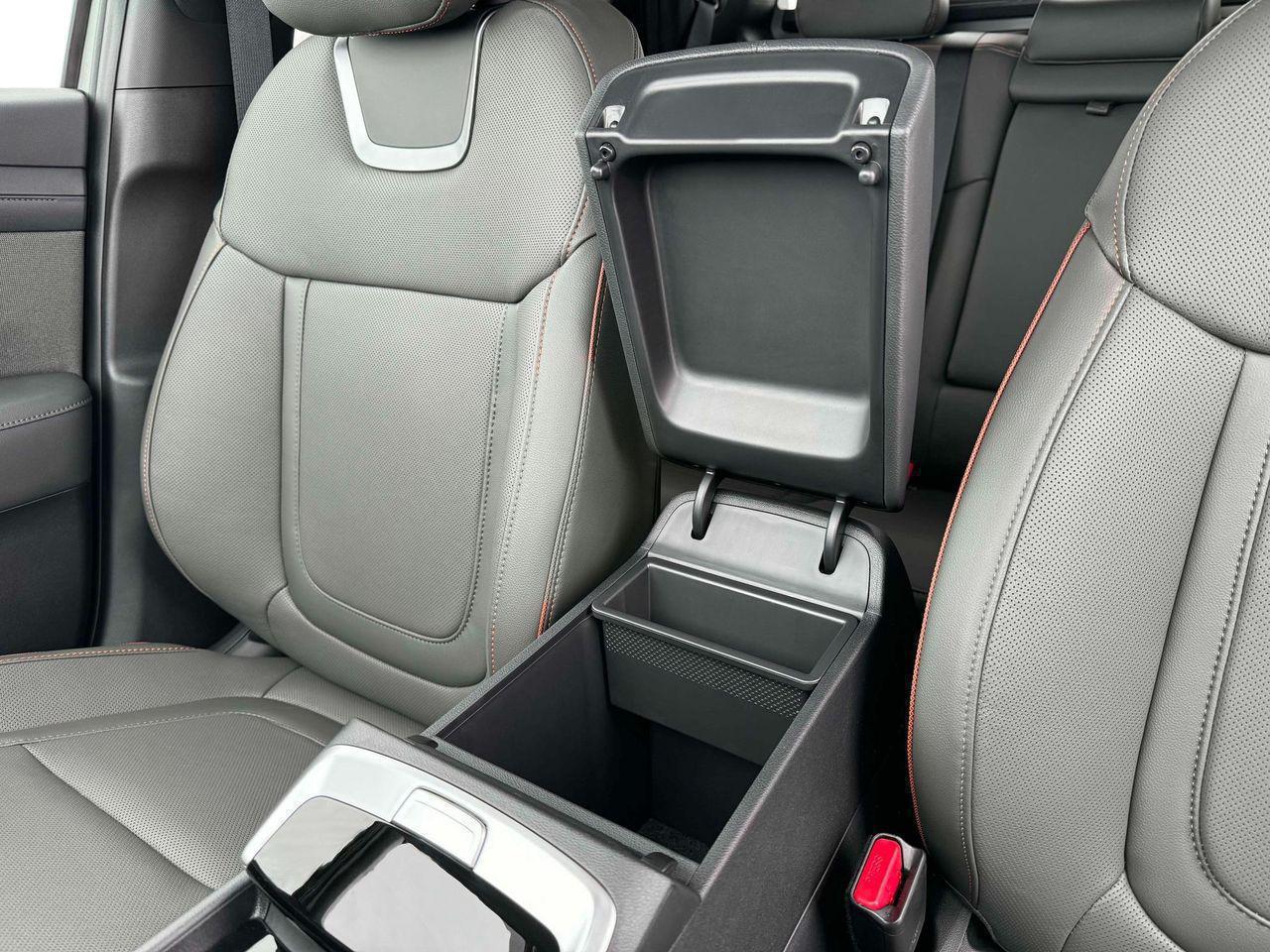 2025 Hyundai Santa Cruz Limited photo 4