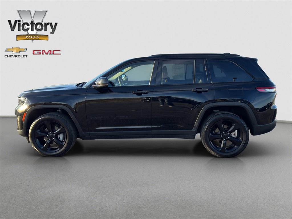 2023 Jeep Grand Cherokee Limited photo 2