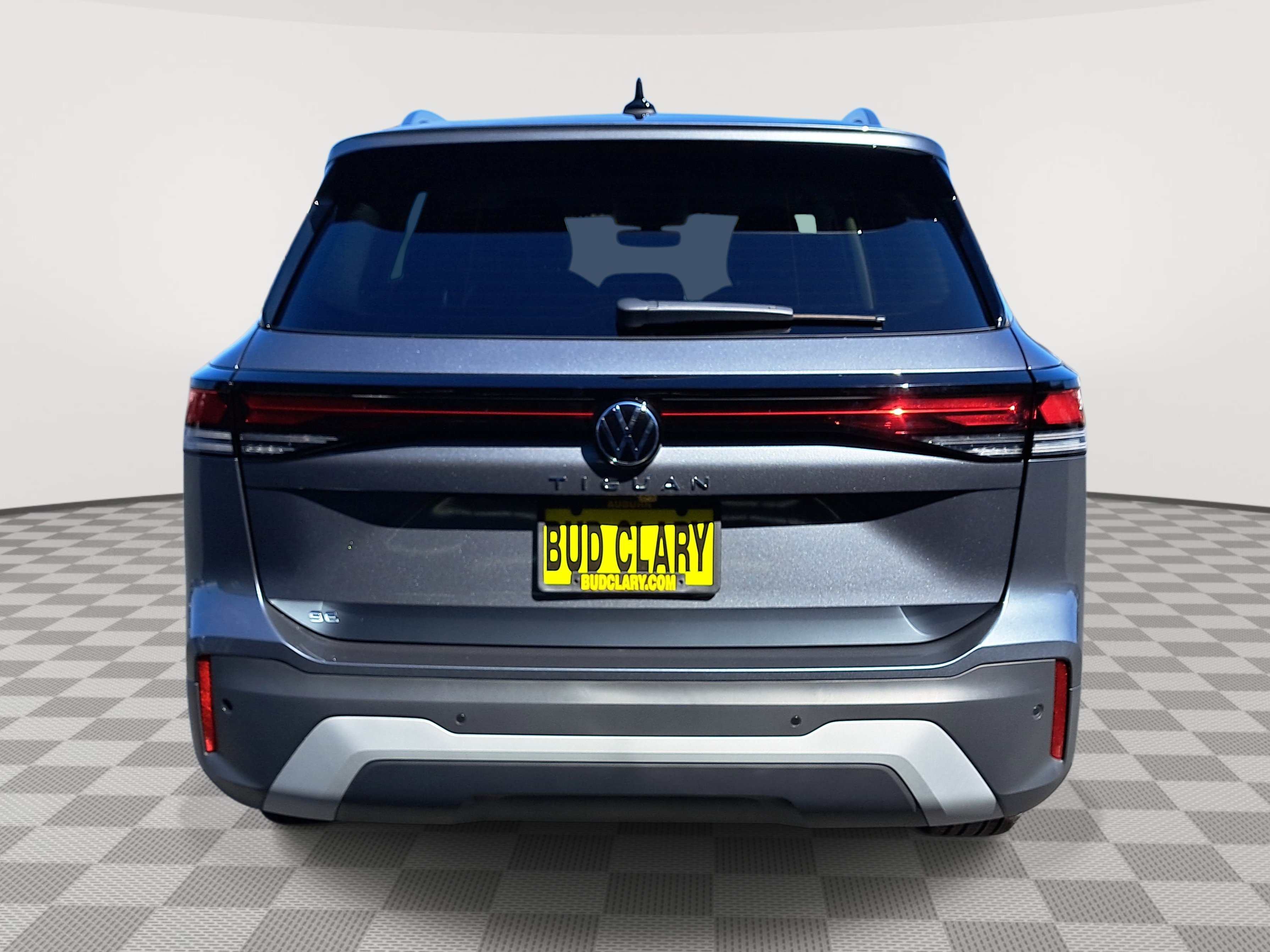 2025 Volkswagen Tiguan SE photo 4