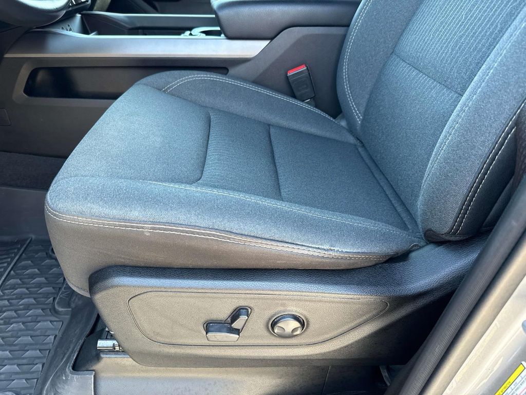2022 Ram 1500 Big Horn photo 16