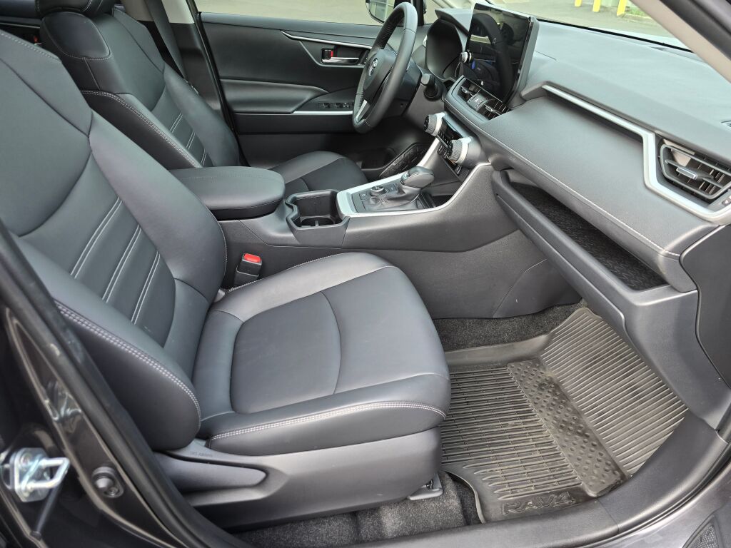 2023 Toyota RAV4 Hybrid XLE Premium photo 10