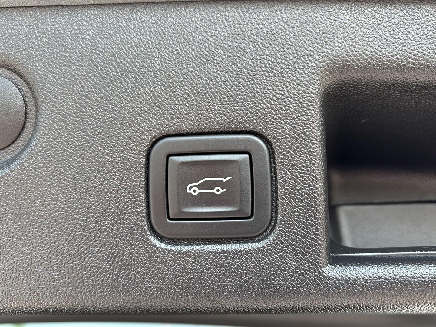 2023 Chevrolet Equinox LT photo 25