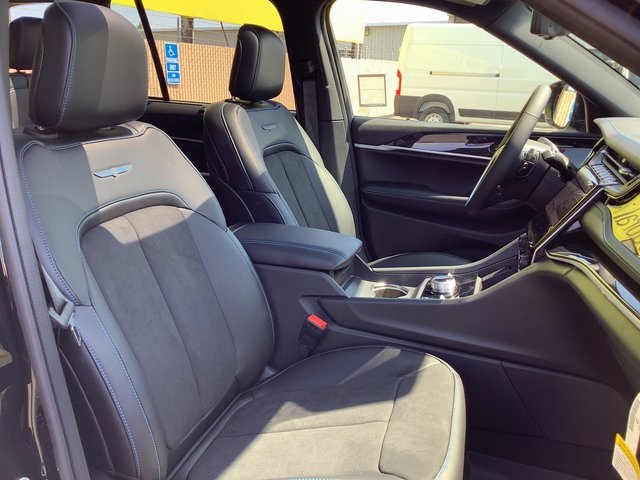 2023 Jeep Grand Cherokee Trailhawk 4xe photo 40