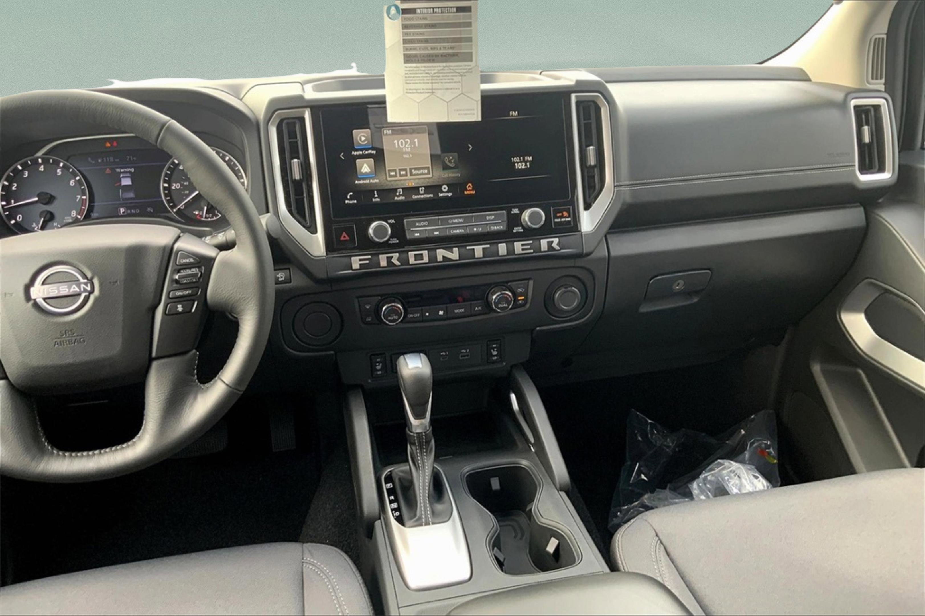 2025 Nissan Frontier SV Crew Cab photo 7
