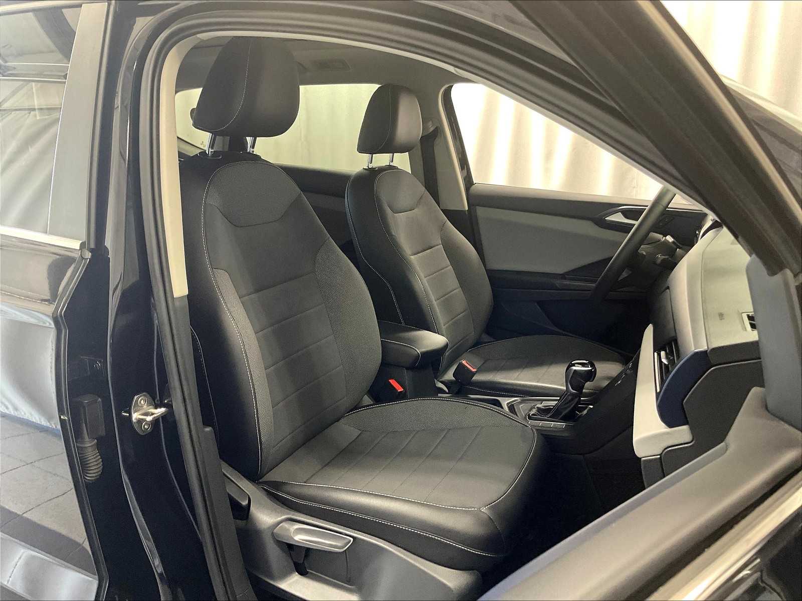 2022 Volkswagen Taos SE photo 7