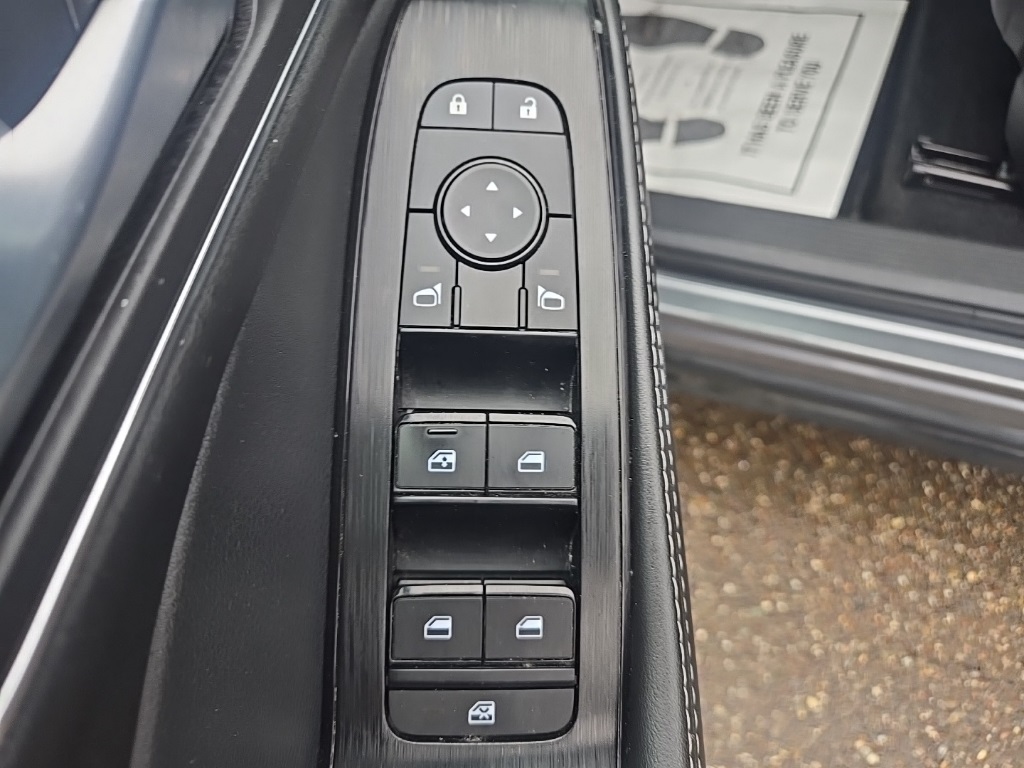 2021 Nissan Rogue SV photo 9