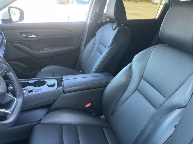 2023 Nissan Rogue SV photo 7