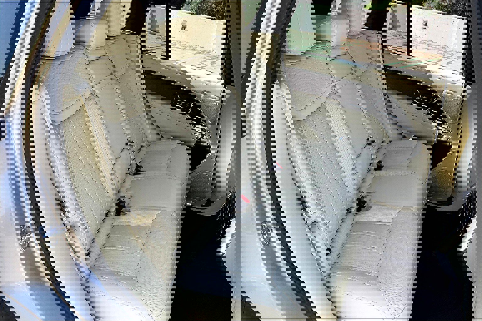2025 Land Rover Range Rover SE photo 21