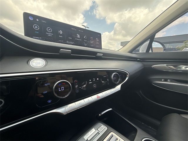 2022 Genesis GV70 2.5T photo 17
