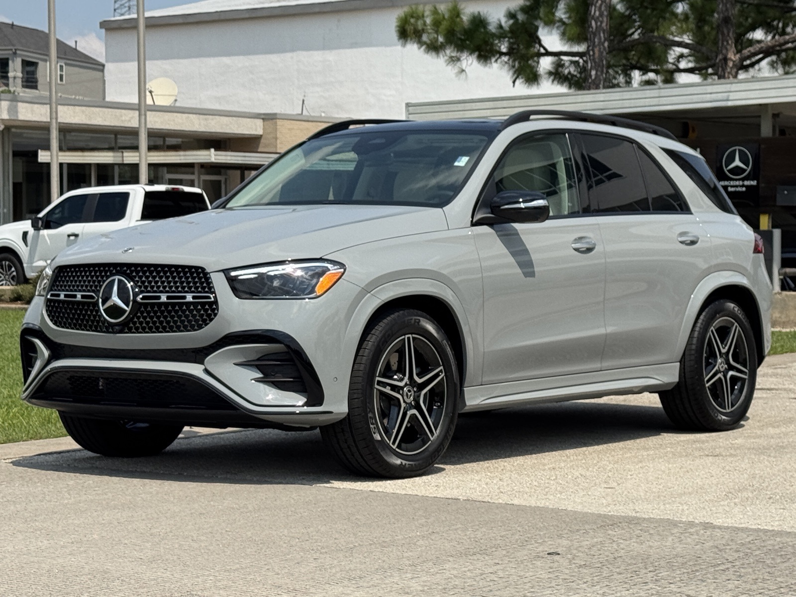 2026 Mercedes Benz GLE 450 4MATIC photo 4