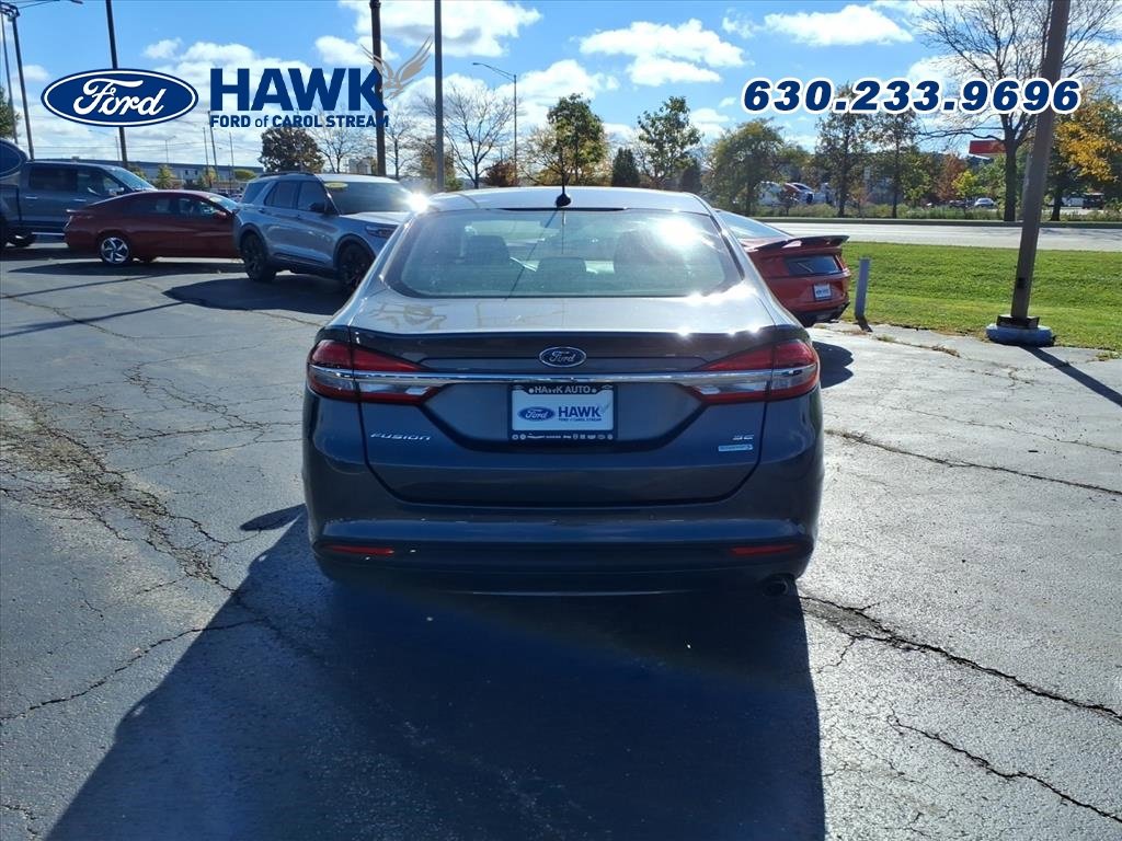 2018 Ford Fusion SE photo 2