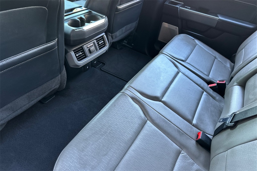 2024 Ford F-150 Lariat photo 12