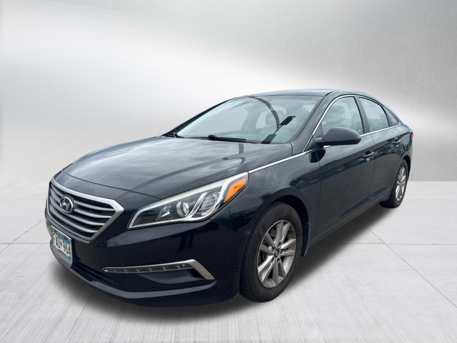 Used 2015 Hyundai Sonata SE with VIN 5NPE24AF0FH179534 for sale in Brooklyn Center, Minnesota