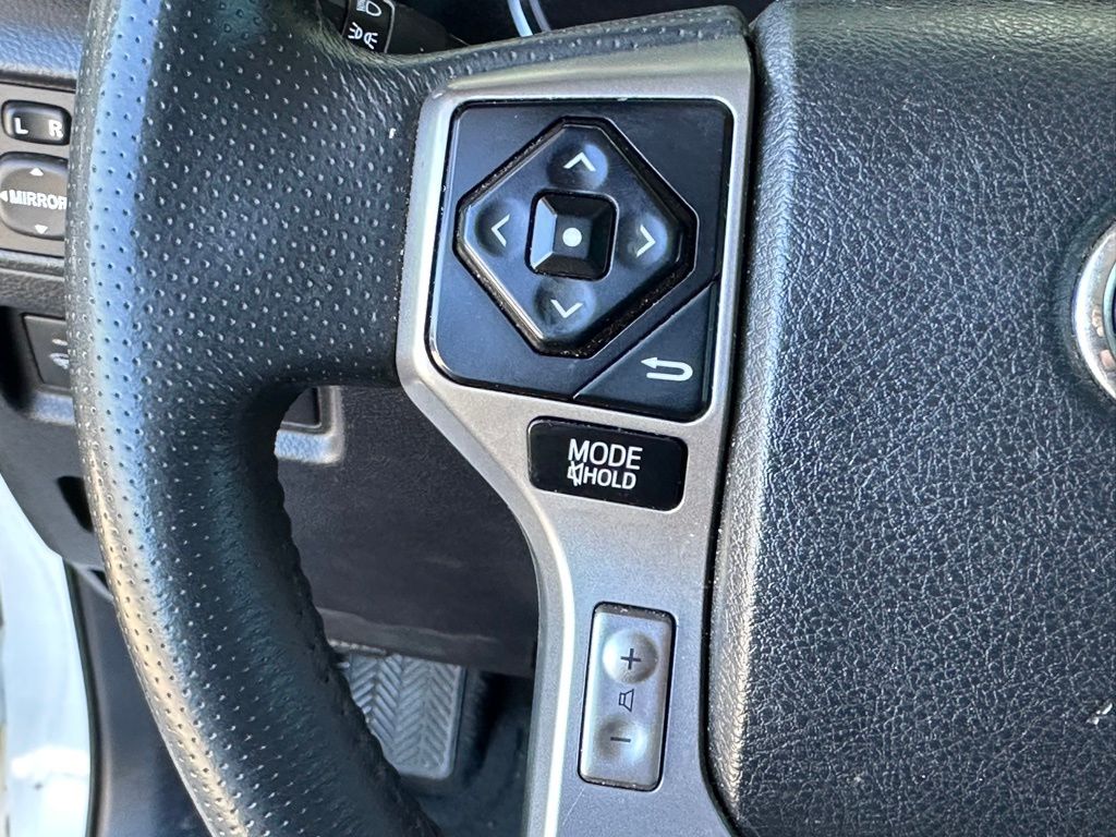 2019 Toyota 4Runner SR5 photo 11