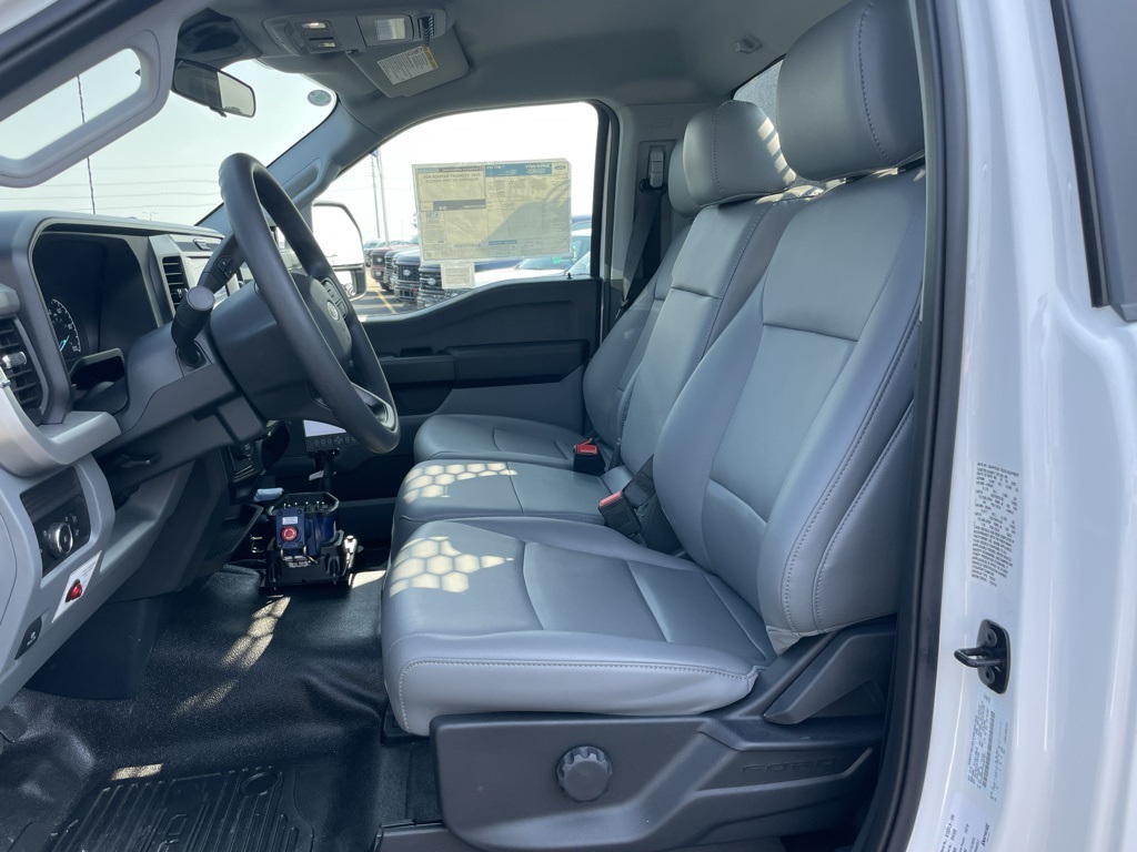 2025 Ford F-550 XL photo 8