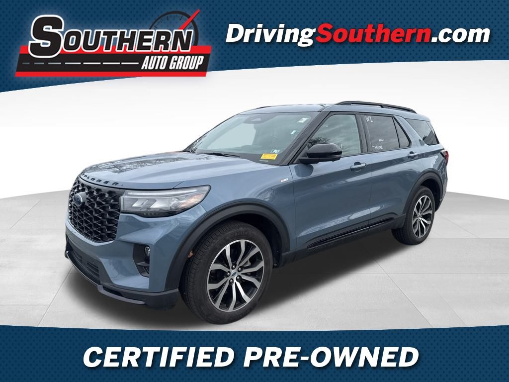 2025 Ford Explorer ST-LINE's photo
