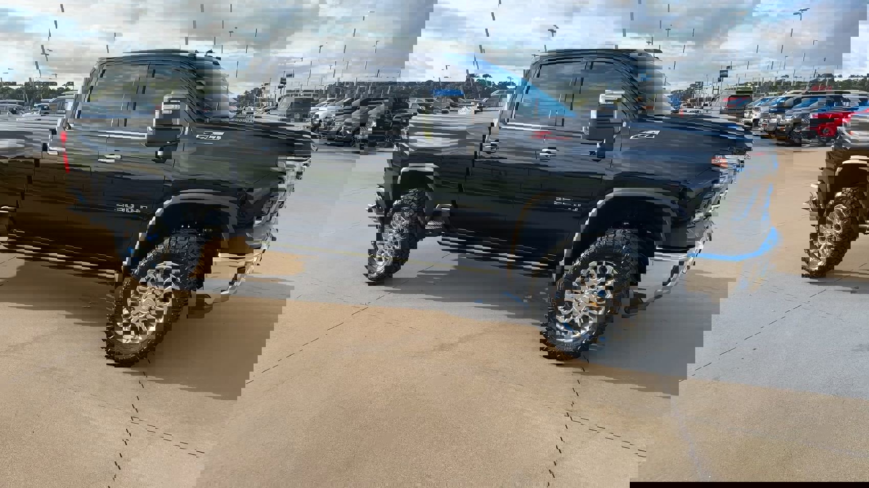 2025 Chevrolet Silverado 2500HD LTZ photo 2