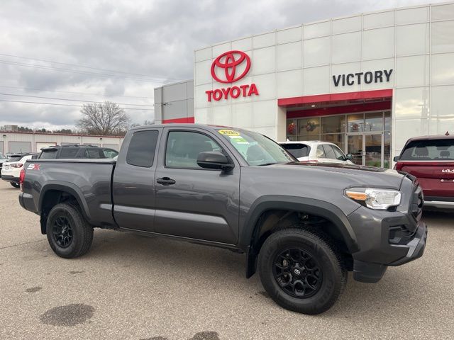 2020 Toyota Tacoma SR's photo