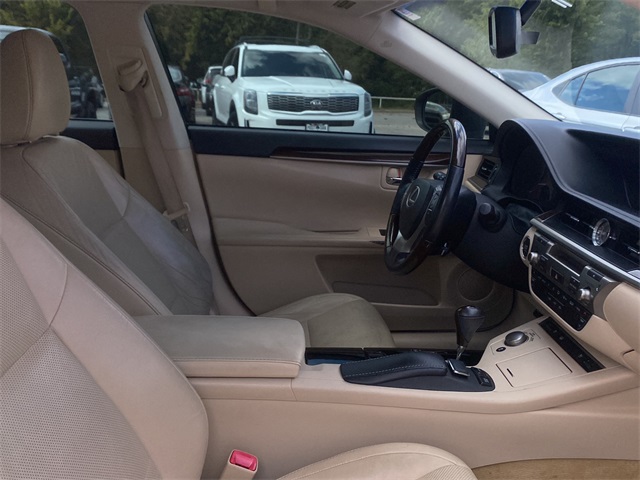 2013 Lexus ES 350 photo 12